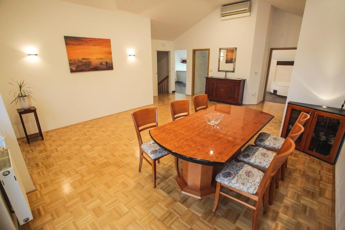 Apartment Spacious Apartment, Terrace, Gg *